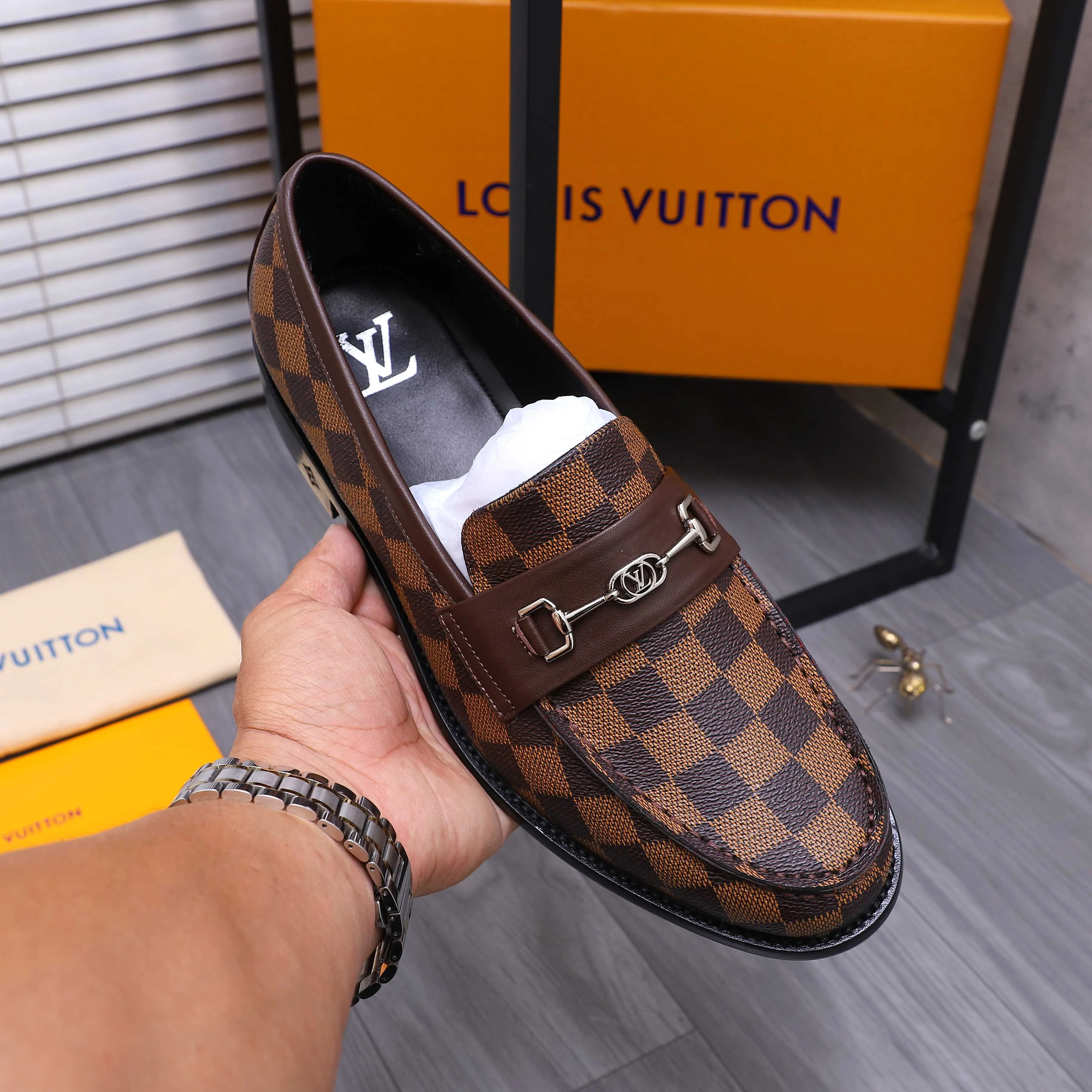 Men's shoes 💰660 Product trademark: LV [Louis Vuitton] business casual slip-on leather shoes, regular size. Size: 39-44 (38.45 custom-made, non-returnable) Product materials: Selected classic plaid upper, cowhide lining, original outsole
